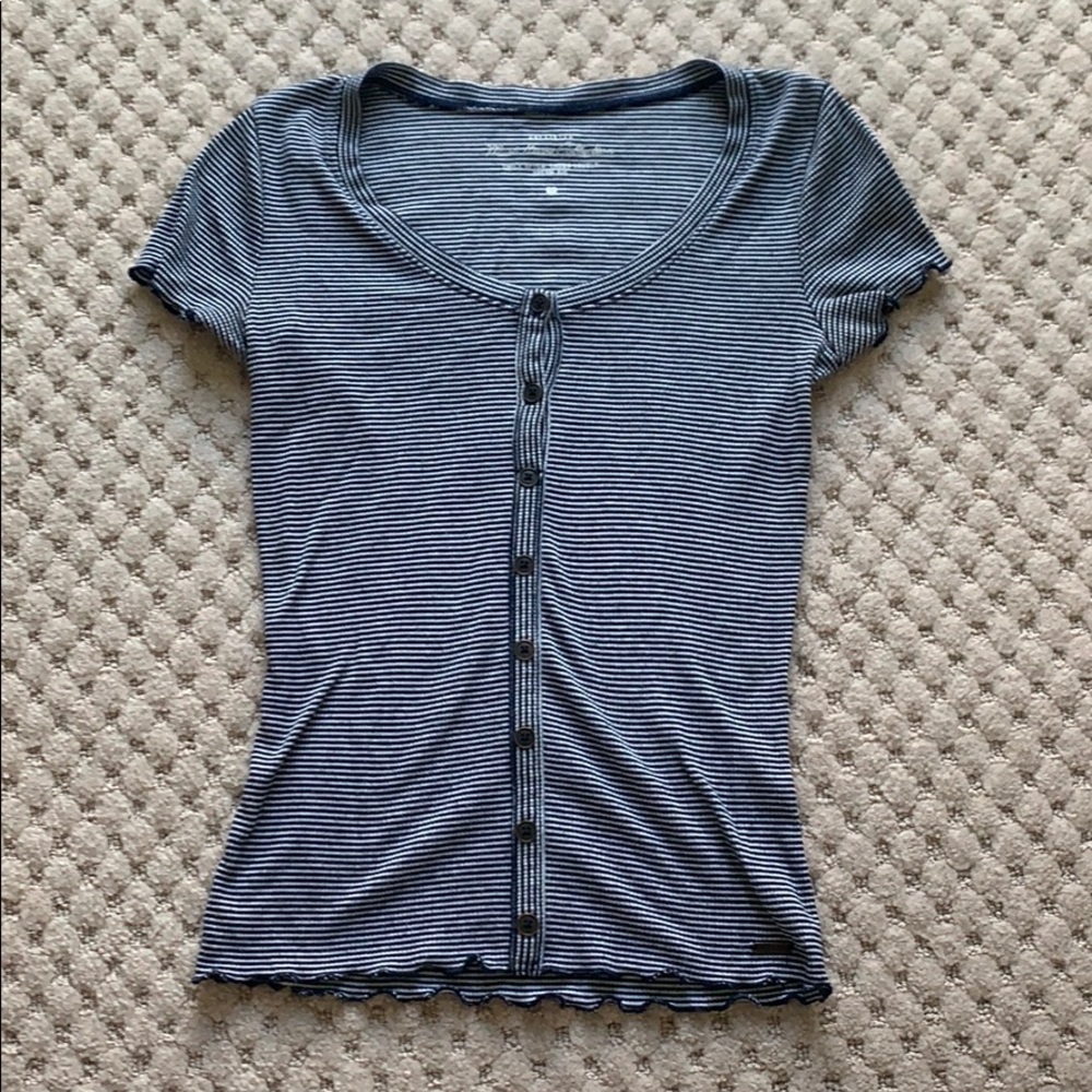 hollister tee